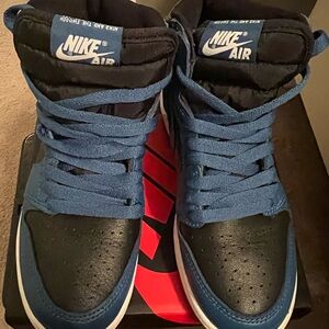 Jordan 1 kids size 3.5yr